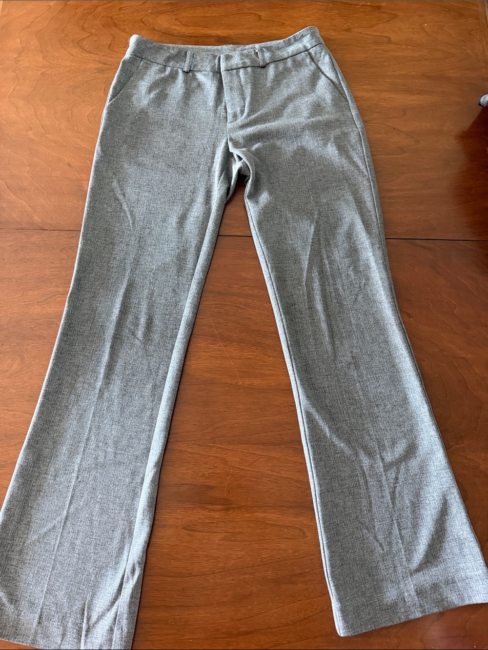 Woman’s Dress Pants in Gray - Tailored Straight Leg size 6 Kut from the Kloth